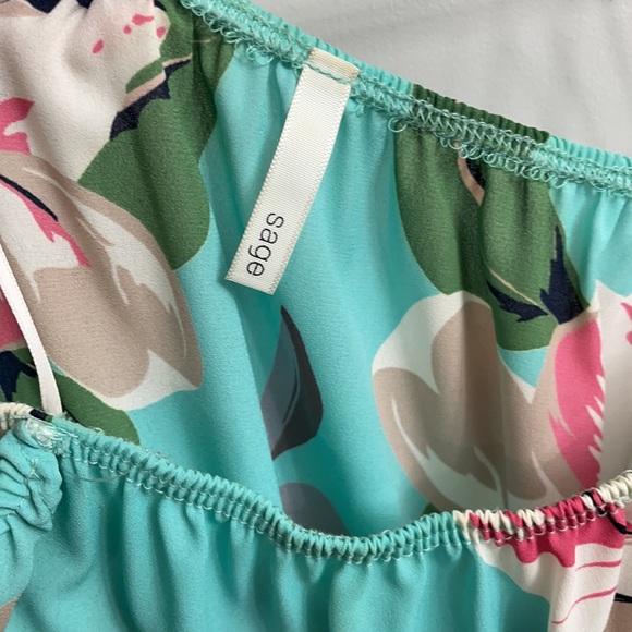 Super cute floral romper - Picture 3 of 4